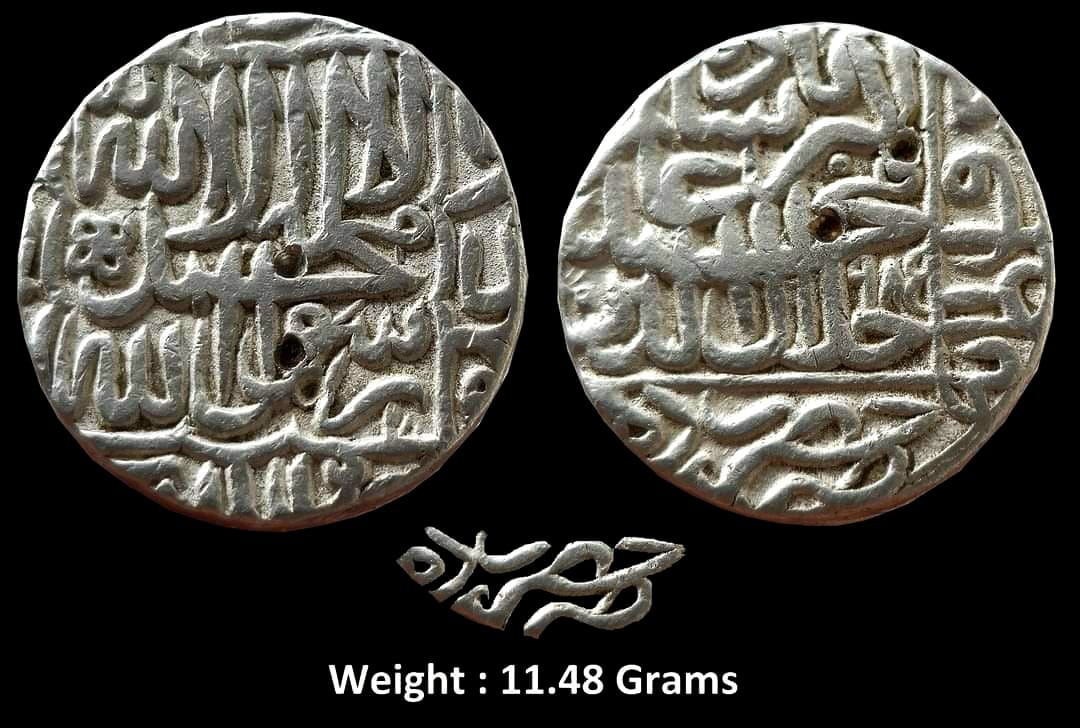 Mughal, Akbar (AH 963-1014, 1556-1605 AD), SCARCE Silver Rupee, Weight : 11.26 Grams , Hazrat Delhi Mint, AH 985, Kalima Type ; Reference : KM 80