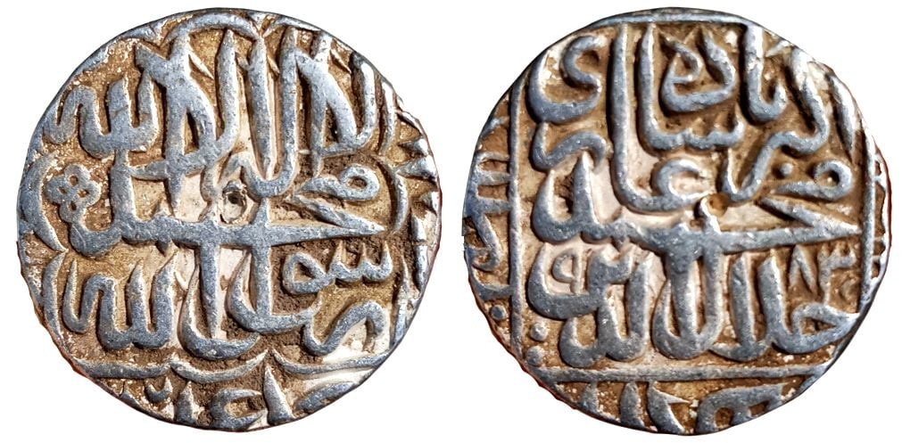 mughal-akbar-silver-rupee-mint-dar-ul-khilafat-agra-mint.jpg Mughal ; Akbar ; Silver Rupee ; Mint : Dar-ul-Khilafat Agra : Mint ; AH 983 ;